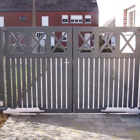 Serra 321 elektromechanische draaihekopener.